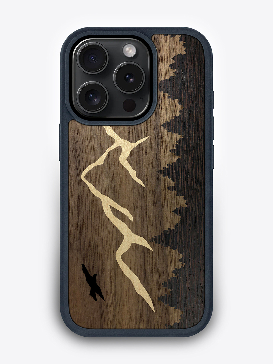 Деревянный чехол "Парящий ястреб в горах" для iPhone 15 Pro